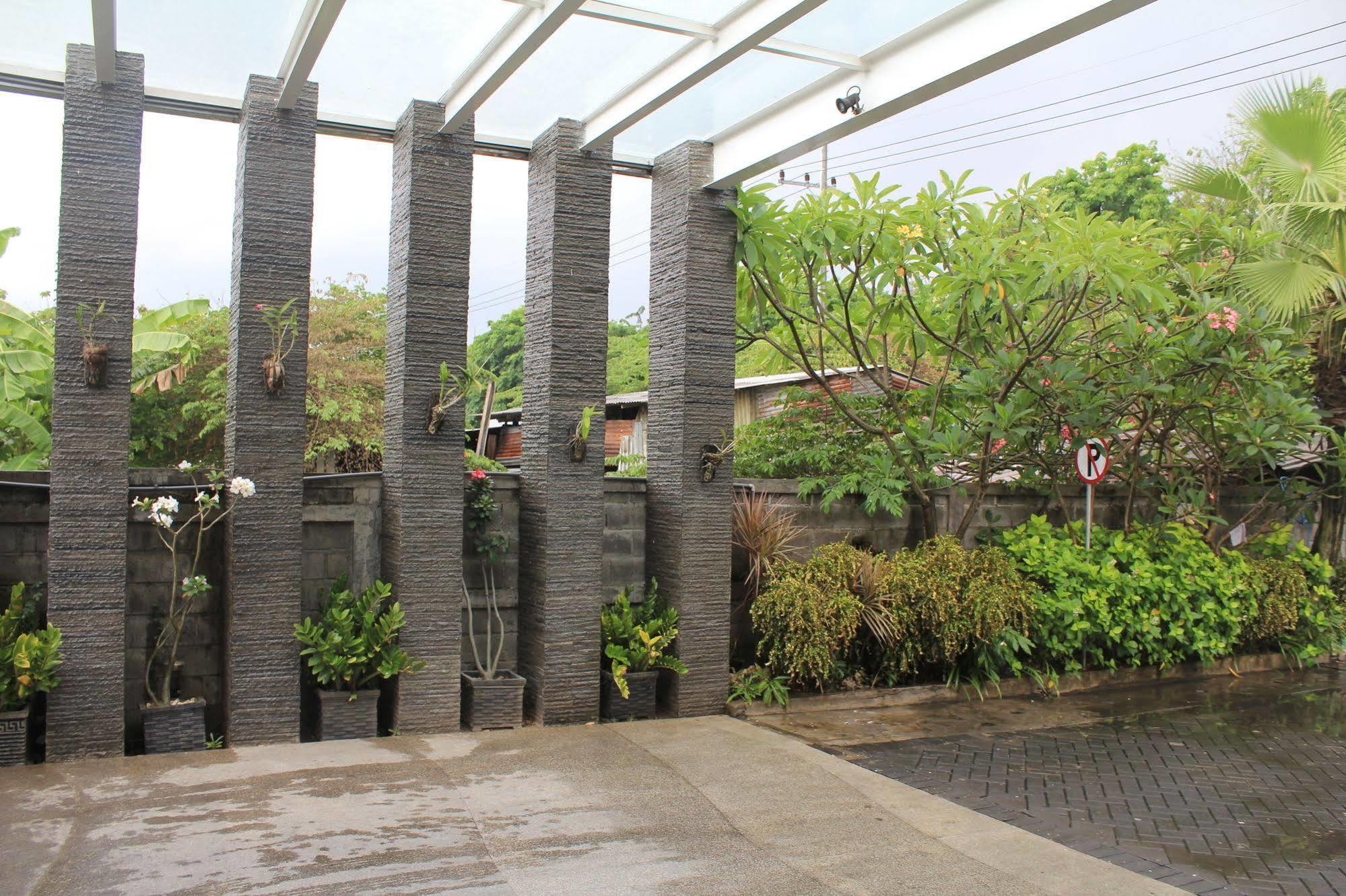 Hotel Tilamas Juanda Sawotratap Ngoại thất bức ảnh