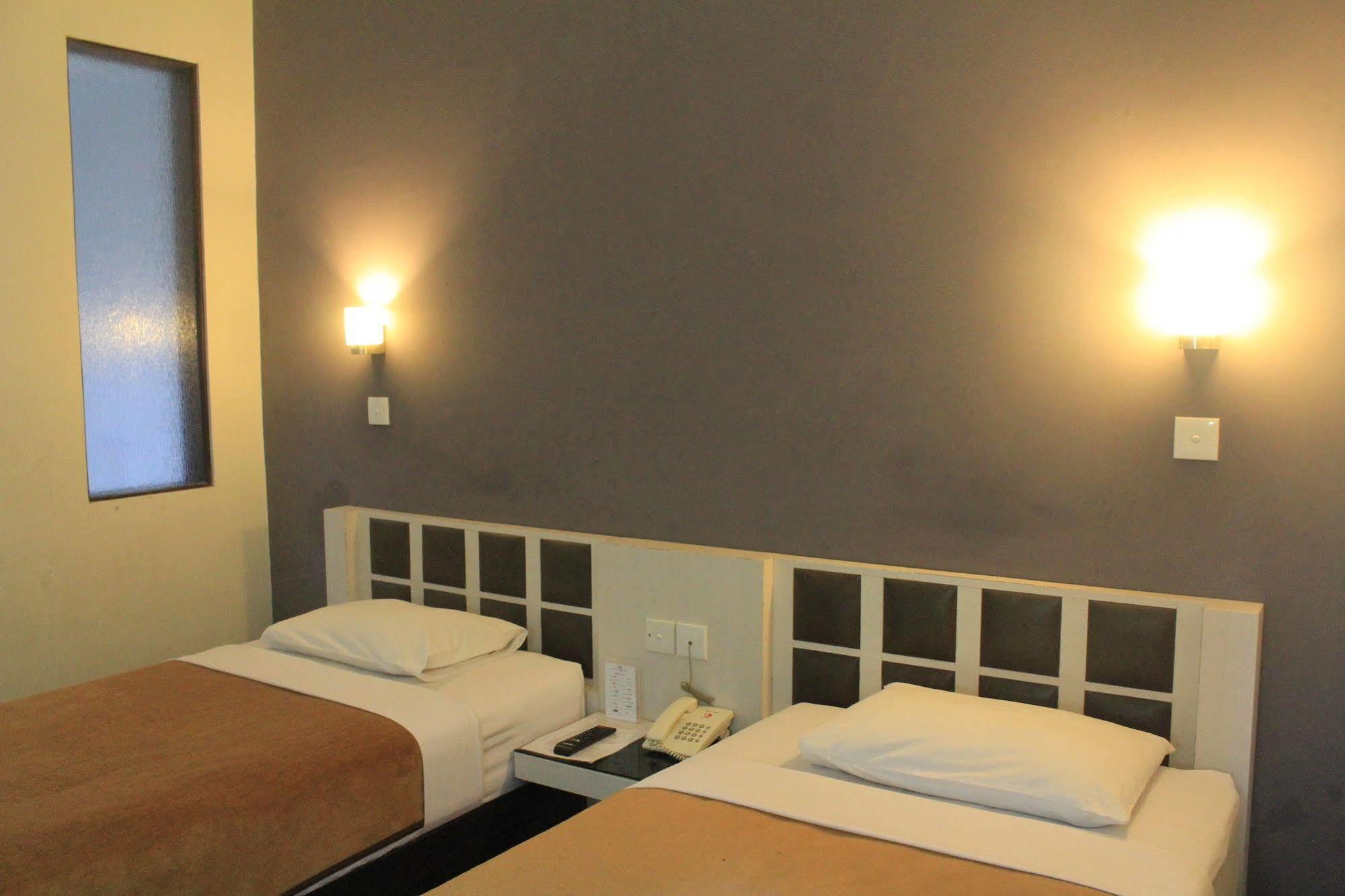 Hotel Tilamas Juanda Sawotratap Ngoại thất bức ảnh